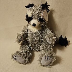 Attic treasure beanie baby, with tag 3rd edition. Radcliff Raccoon
